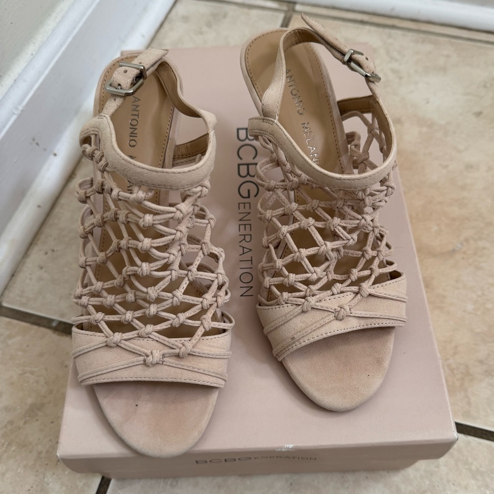 Antonio Melani Women's Tan Woven Heels